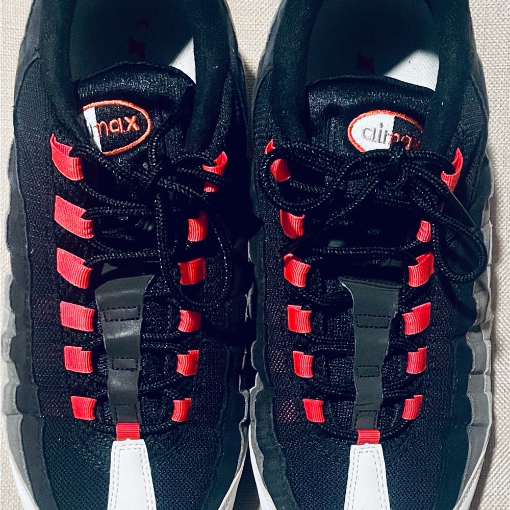 Nike Air Vapor Max '95 Comet Hot Red